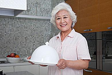 《神鬼寓言4》新实机视频 女主大战狼人踢小鸡